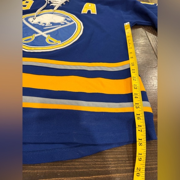 CCM MASKA Buffalo Sabres Derek Roy NHL Hockey Jersey - Picture 13 of 13